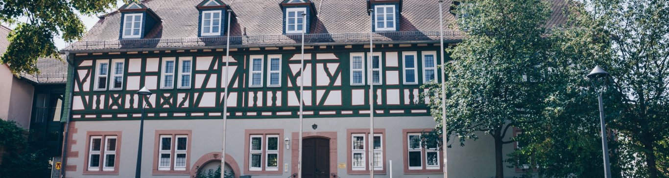 Das Rathaus von Linsengericht im sanierten Fachwerkgebäude