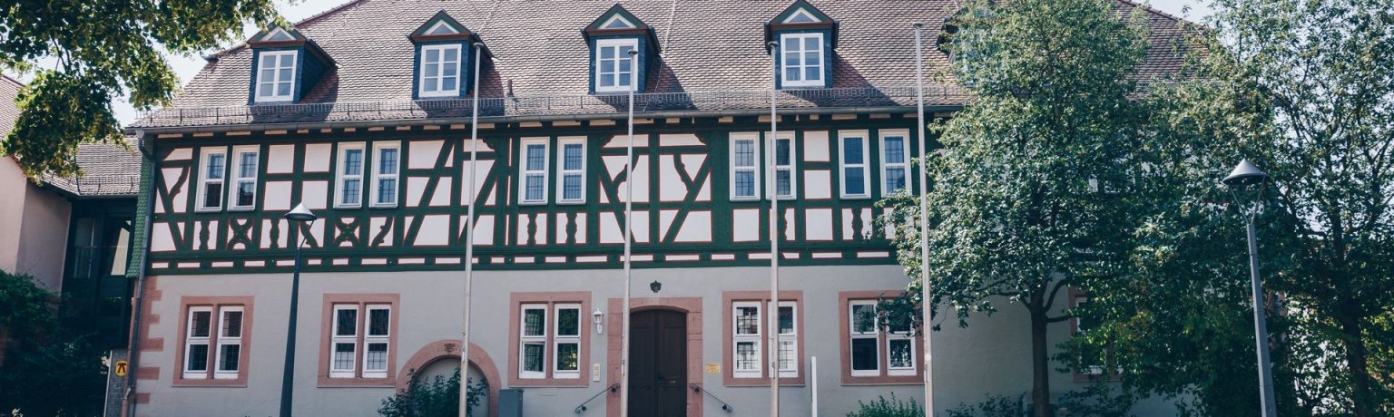 Das Rathaus von Linsengericht im sanierten Fachwerkgebäude